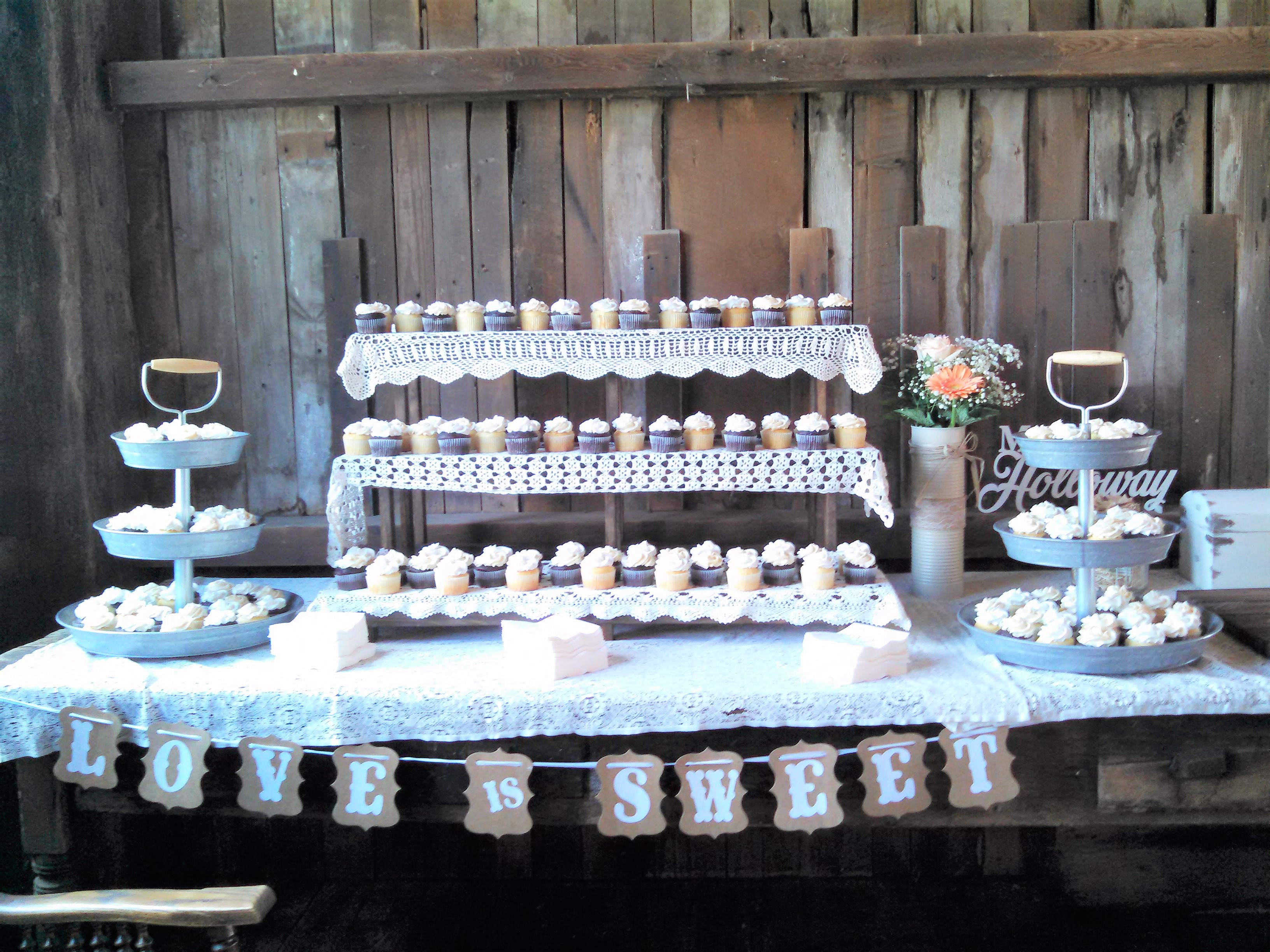 Wedding Cupcake Set up